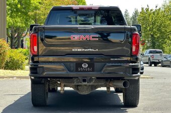 2023 GMC Sierra 3500HD Denali Crew Cab 4WD 6.6 - 4