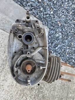 Motor jawa 350/360 - 4