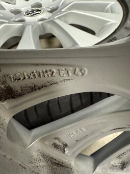 Alu kola Octavia 3 225/45 r17 letni 5x112 et 48 - 4