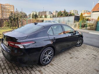 Toyota Camry Hybrid - 4