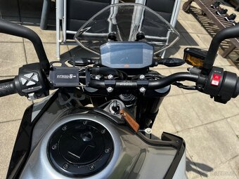 KTM DUKE 790 ,REG..8/2019 ,kup a servis ČR ,najeto 15 tis - 4