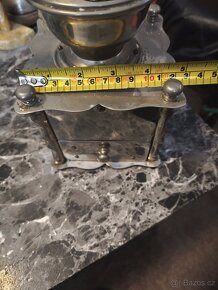 Starý kafe mlýnek,svícen, žehlička,nožík. - 4