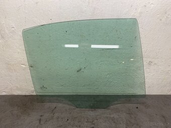 ŠKODA OCTAVIA 2 2004-2013 - ZADNÍ SKLA DVEŘÍ - 4