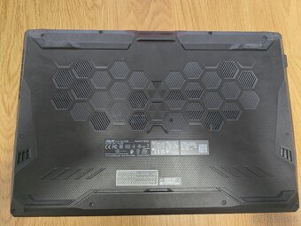 Prodám herní notebook Asus TUF Gaming F17 (FX706HC-HX007W) - 4