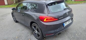VW Sicirocco 2.0 TDI 110kw Dsg R-line interiér - 4