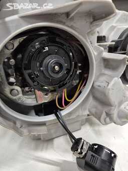 Nove leve predni svetlo mercedes C - 4