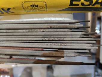 Prodám svářecí elektrody E-B 121 a 544 - 4