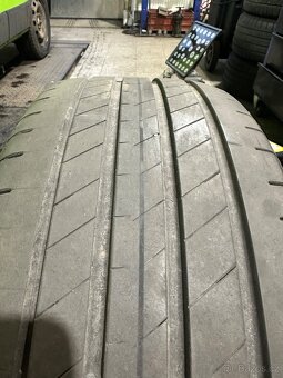 235/45R18 94w Good year Eagle F1 Dot 10/24 - 4
