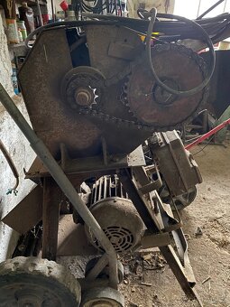 Šrotovník/drtič větví - 4