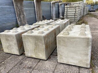 Betonové bloky, kostky - 4