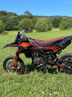 UM DSR 125 Supermoto 2020 - 4