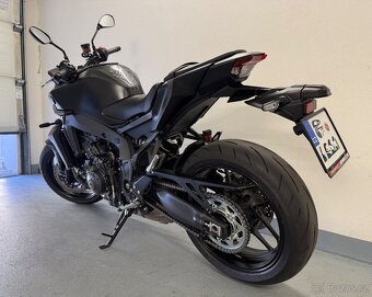 Yamaha MT09 - 4