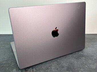 MacBook Pro 16'' 2023 / M2 Max / 32GB / 1TB SSD - 4