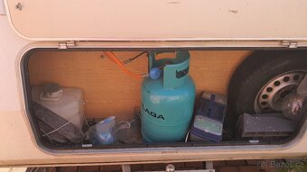 Karavan Knaus 1000 kg, předstan - 4