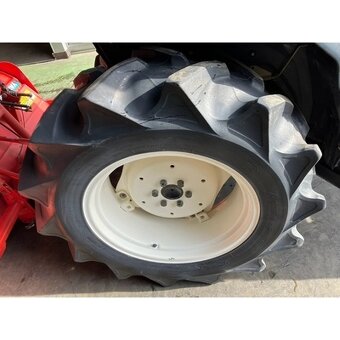 Malotraktor Yanmar s kabinou - 4