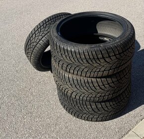 Prodám zimní gumy DUNLOP R18, 6000 Kč za sadu - 4