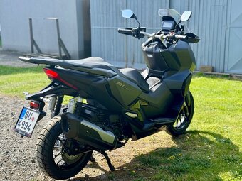 Honda ADV 350 - rok 2023, najeto 2900km, TOP - 4