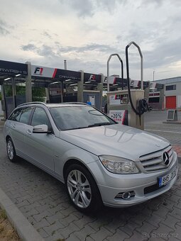 Mercedes Benz - 4