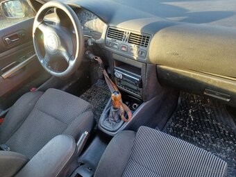 Vw Bora 2.3 v5 110kw Variant,AGZ - 4