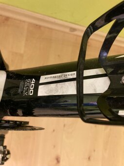 Trek Domane 4.3 (karbon, Shimano 105) - 4