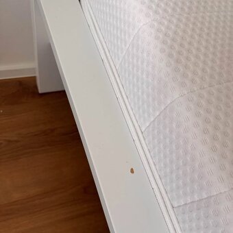 Postel Ikea Malm 140 x 200 - 4