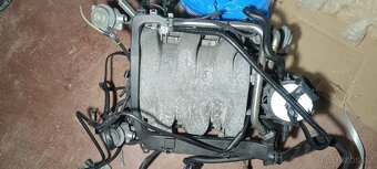 Mercedes 3.2 Chrysler Crossfire  díly - 4