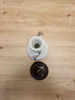 Exkluzivní bílá porcelánová váza s prolamovaným vzorem a sto - 4