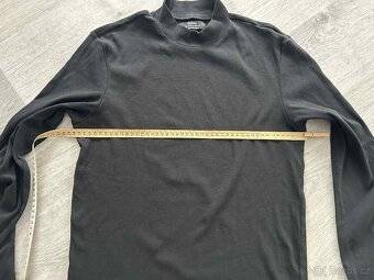 Prodám tričko Bershka vel. M - 4