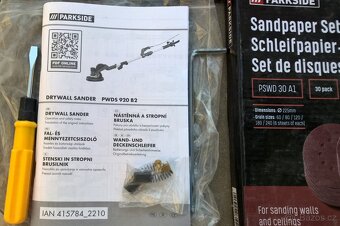 Žirafa - bruska na stěny a sádrokarton Parkside PWDS 920 B2 - 4