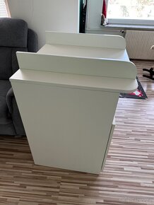 Bílý přebalovací pult pro miminko / komoda dělaná na zakázku - 4