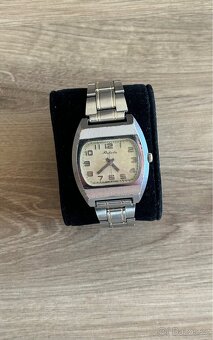 Mechanické hodinky Raketa TV - 4