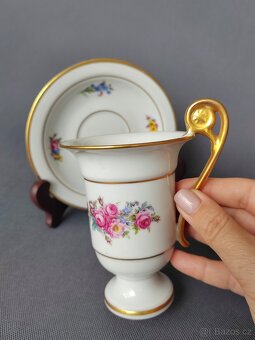 Nádherný porcelanovy šálek na čokoládu od manufaktury Kaiser - 4