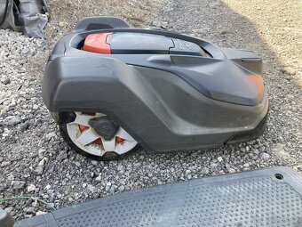 Husqvarna 450X - Robotická sekačka - 4