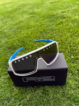Luxusní, pánské sluneční brýle OAKLEY - 4