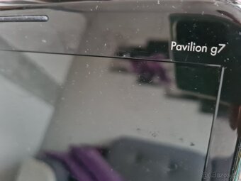 Prodám notebook HP Pavilon G7, nefunkční monitor a prasklý k - 4