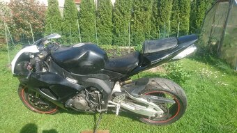 Honda CBR 1000RR 06-07 - 4