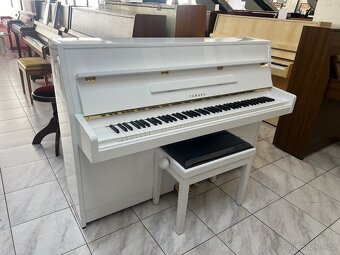 Bílé akustické pianino Yamaha se zárukou 5 let, doprava - 4