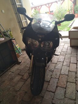 Honda CBR 900rr - 4