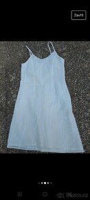 Bílé šaty na úzká ramínka. Vhodné i jako večerní. - 4