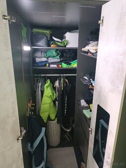 Dětská šatní skříň +postel a matrací - 4