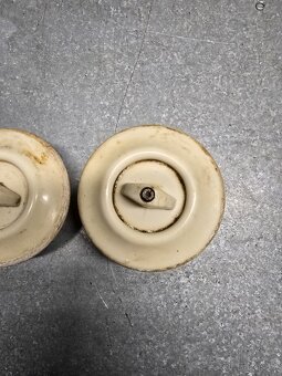 Retro vypínače a zasuvka - 4