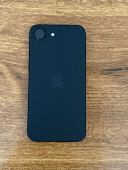 Apple iPhone 16e 128GB Black, Apple záruka do 1/2027 - 4