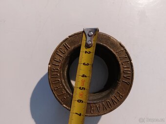 Staré nádobí a zátka. - 4