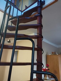 Točité dřevěné schody - 4