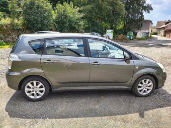 Toyota Corolla Verso - 4
