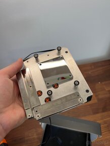Vodní blok EK Quantum Momentum pro Asus x570 Strix - 4