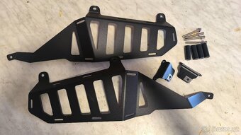 Yamaha Tenere - zadní padáky, plotny pod boční kufry/brašny - 4