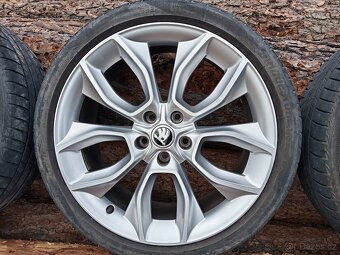 Originál ALU kola Škoda Karoq R19 + letní pneu - 4