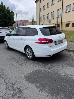 Peugeot 308 kombi 1.2 Pure Tech, 81 Kw, koupeno v ČR - 4