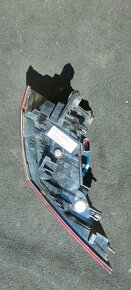 Levé zadní světlo Volkswagen Golf 8 5H0 945 095C - 4